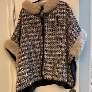 Chic Plaid Cape with Faux Fur Trim